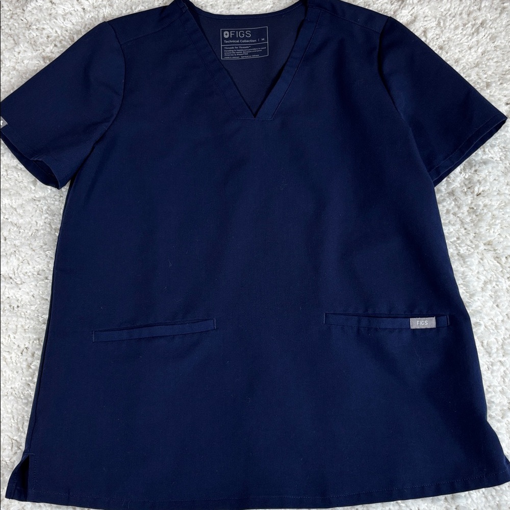 FIGS CASMA FW1100 Navy Blue Scrub Top Medium 2 Pockets V-Neck